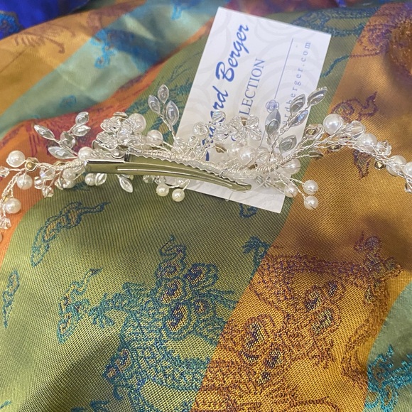 Silver Hair Accessory - Picture 2 of 5